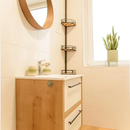 Eliza 2 Buek-buekfuerdo Apartment Bük